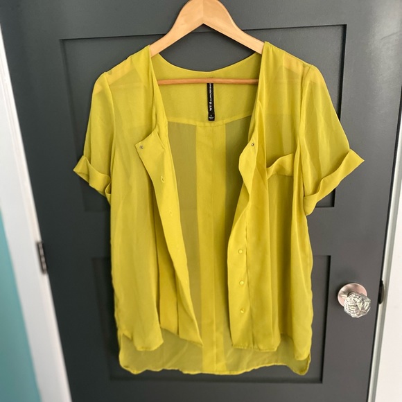 New! W118 by walker baker chartreuse blouse size S - Picture 3 of 8
